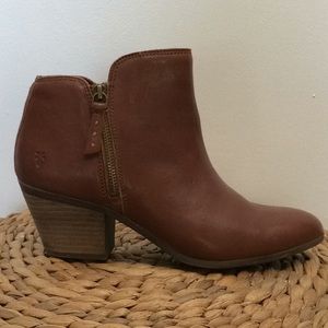 Women’s Frye Judith double zip brown bootie 8.5 M